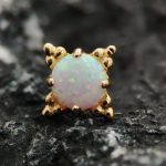 Anatometal Zia Cabochon White Opal – 18K zlato